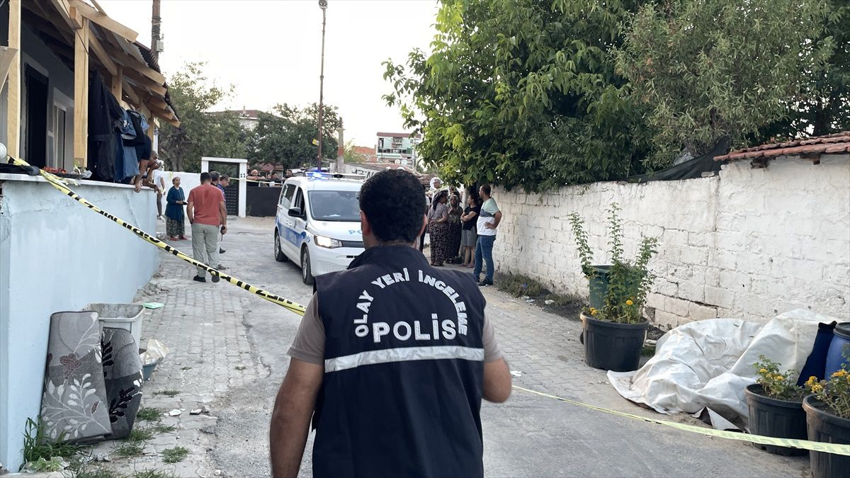 Edirne\'de ev sahibi ve kiracısı arasında çıkan kavgada 1 kişi baltayla yaralandı