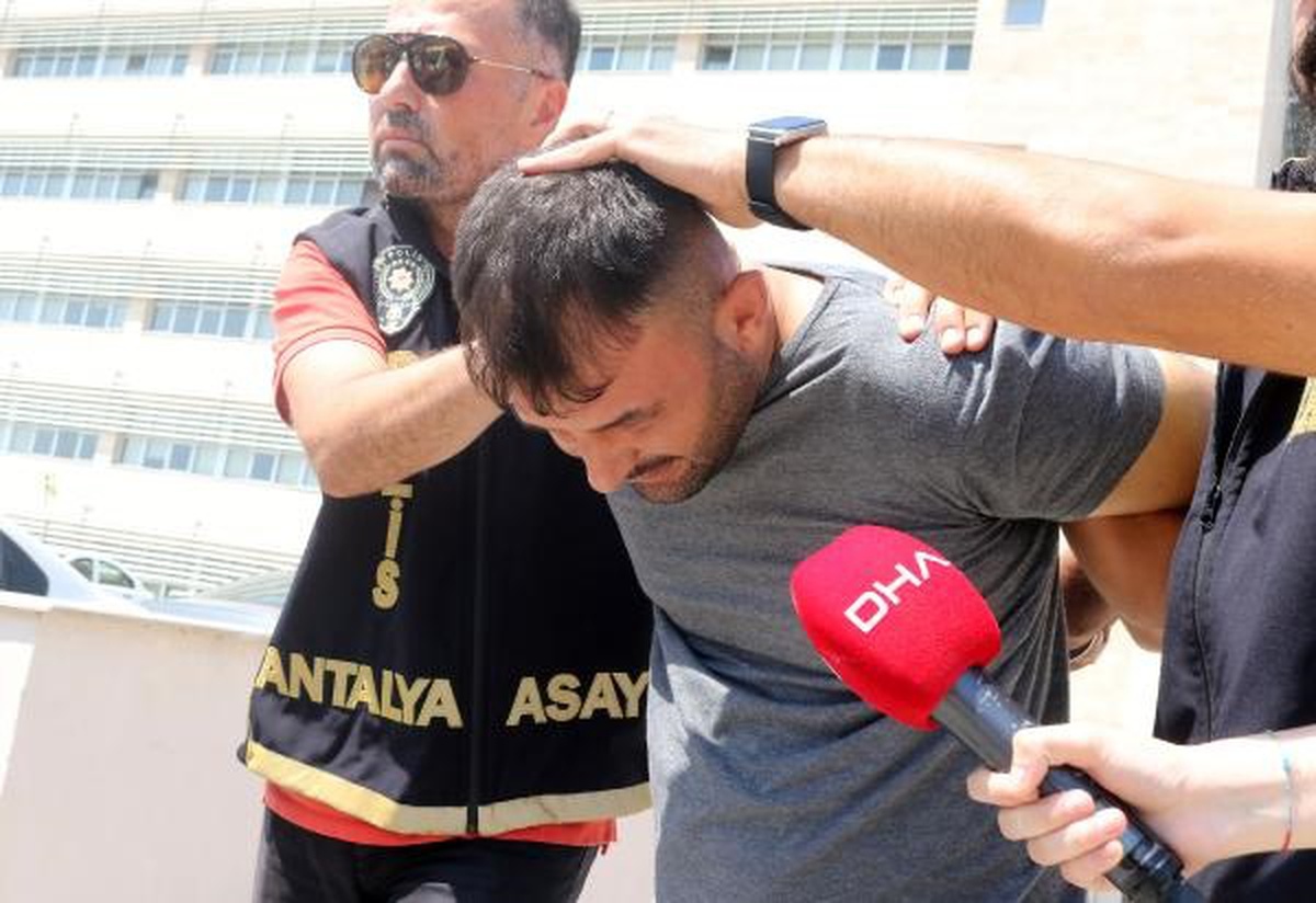 Antalya\'da Boşanma Aşamasındaki Kadını Öldüren Şüpheli Adliyeye Sevk Edildi