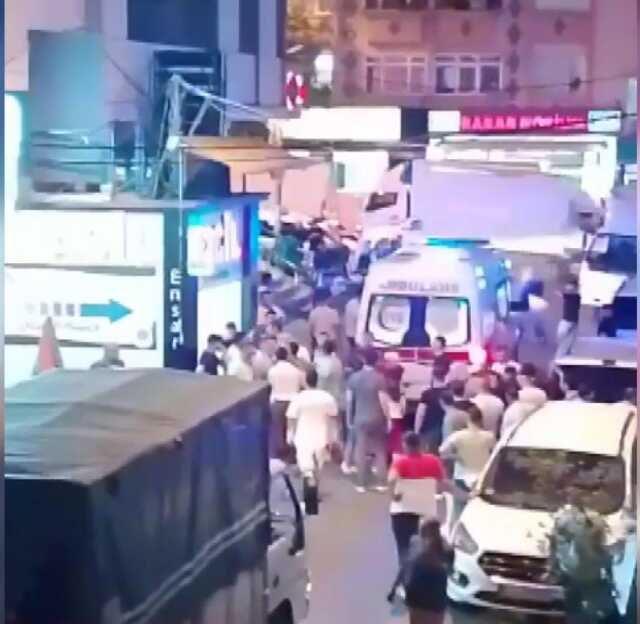 Esenler'de araç çarpması sonucu 4 yaşındaki çocuk hayatını kaybetti Esenler'de araç çarpması sonucu 4 yaşındaki çocuk hayatını kaybetti