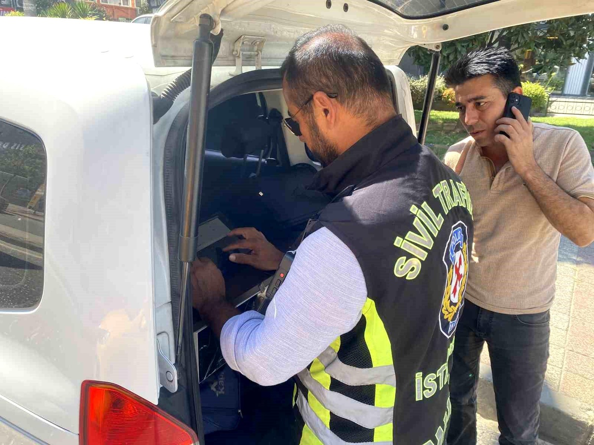 Fatih\'te dron destekli yaya geçidi denetimi gerçekleştirildi