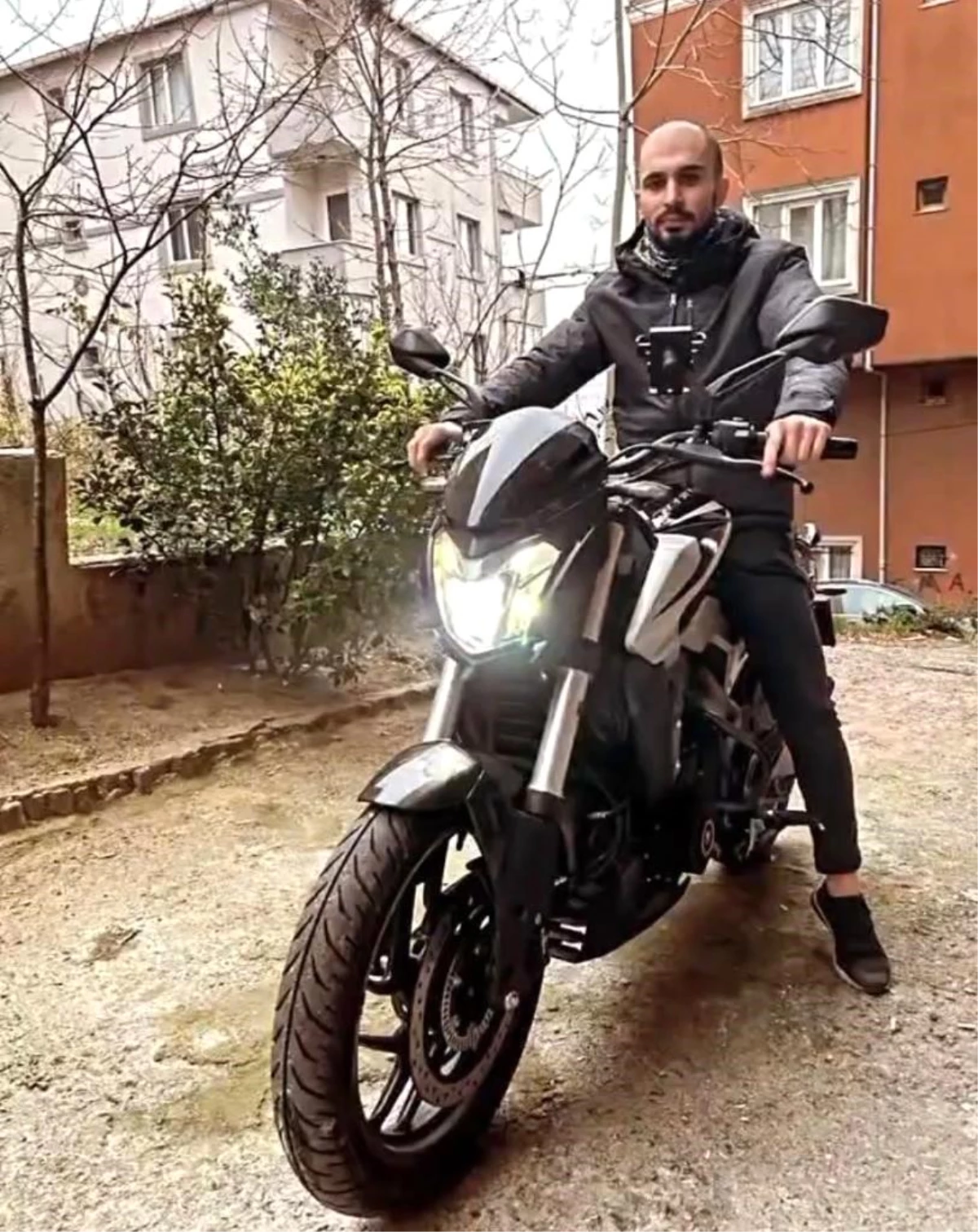 Fatih\'te Ticari Taksiyle Çarpışan Motosiklet Sürücüsü Hayatını Kaybetti