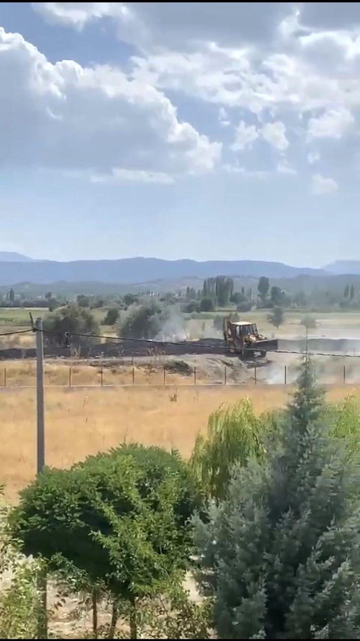 Burdur Gölhisar\'da çıkan yangın itfaiye tarafından söndürüldü