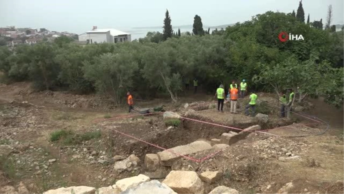 Gölyazı\'da Antik Tiyatro ve Sıbyan Mektebi Kazıları Devam Ediyor