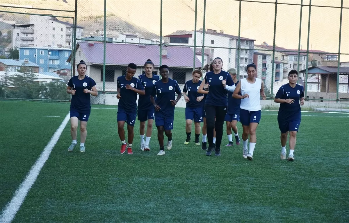 Hakkarigücü Kadın Futbol Takımı, yeni sezona iddialı hazırlanıyor