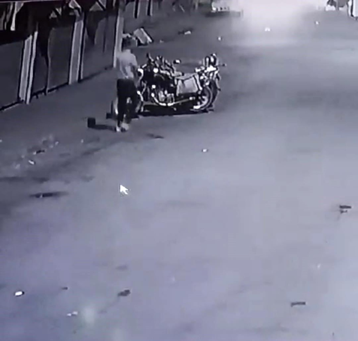 Iğdır\'da Motosiklet Hırsızlığı Güvenlik Kamerasına Yansıdı