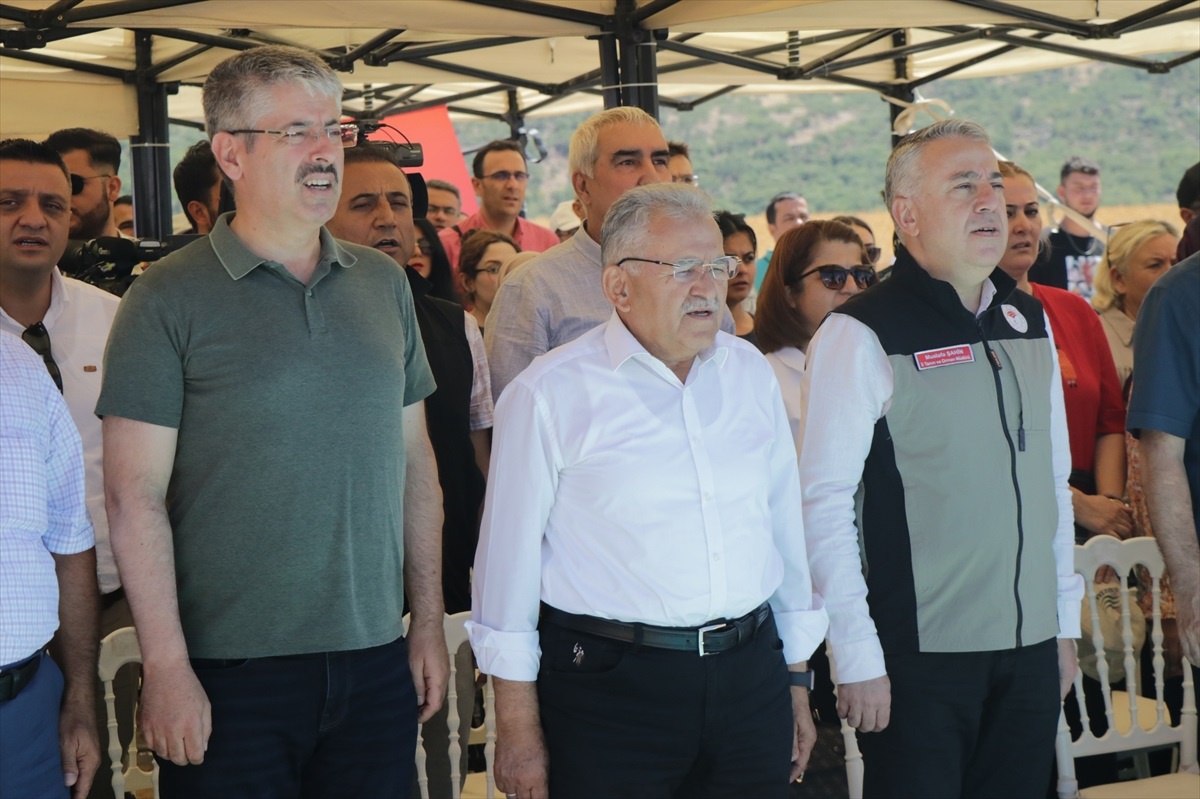 Kayseri Kendi Yağında Kavruluyor Projesi kapsamında 350 ton aspir hasadı yapıldı