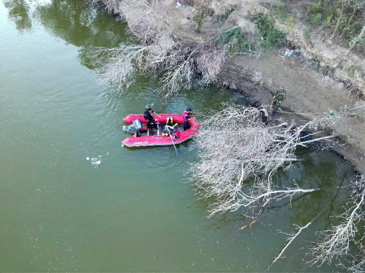 Kazakistan\'da Seyhun Nehri\'nde 9 kişi boğuldu, 2 çocuk kayıp