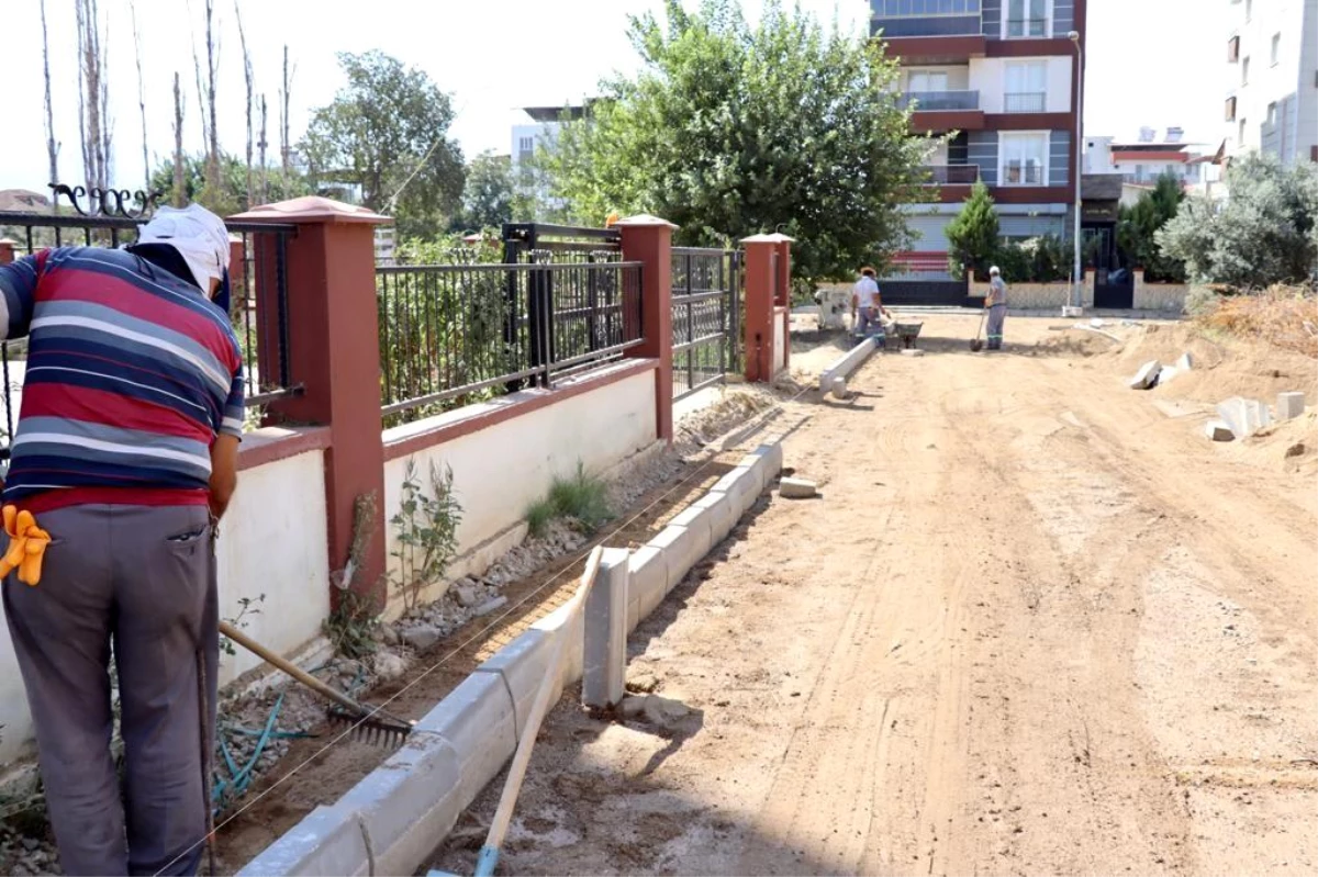 Nazilli Belediyesi, Yeşil Mahalle\'de yeni yol açma ve bordür çalışmalarına başladı