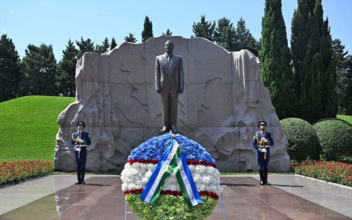 Özbekistan ve Azerbaycan liderleri ikili ilişkilerin geliştirilmesi konusunda anlaştı