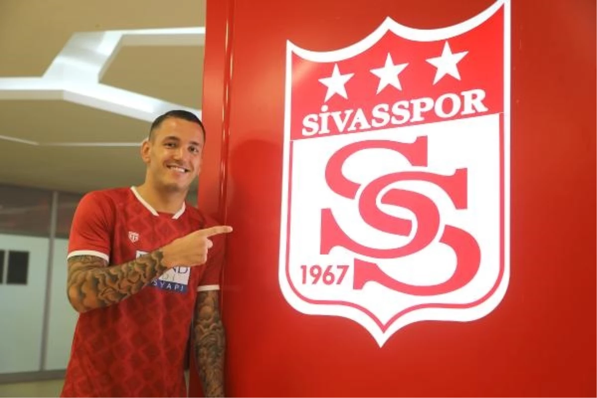 Sivasspor, Rey Manaj ile 3 yıllık sözleşme imzaladı
