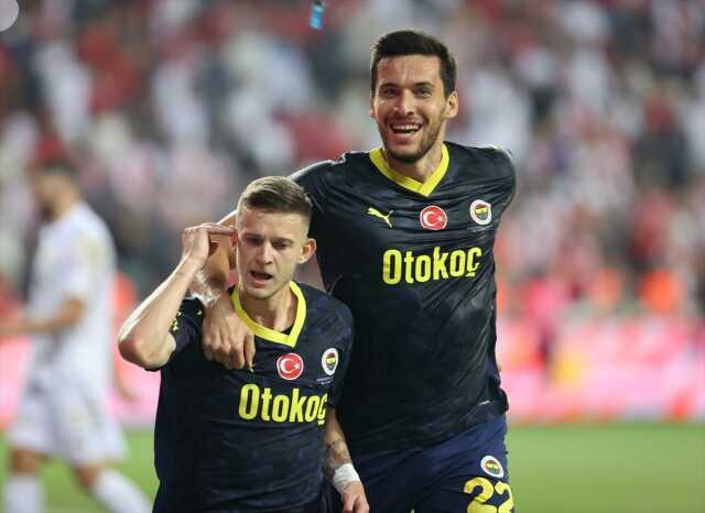 Süper Lig'de yeni sezona 2'de 2 yaparak başlayan tek takım Fenerbahçe