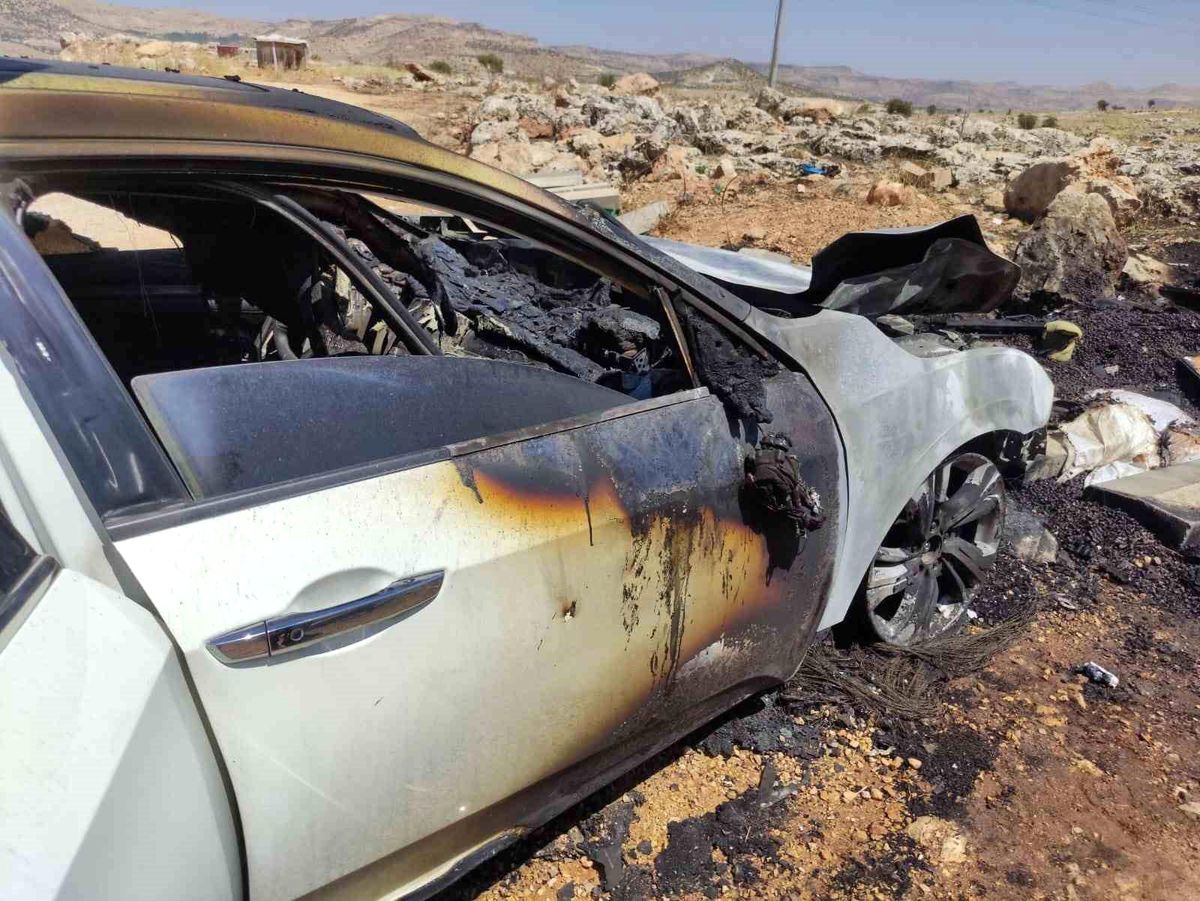 Mardin\'de Tandır Yanlışlıkla Lüks Otomobili Küle Çevirdi