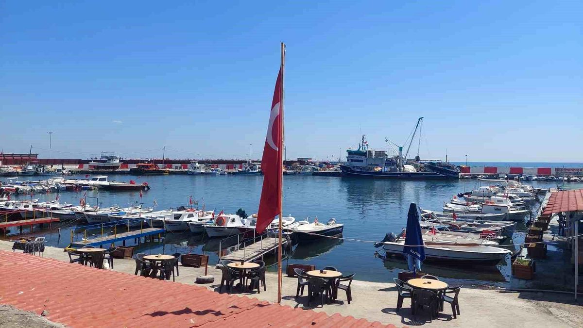 Tekirdağlı balıkçılar av yasağının kalkmasını bekliyor