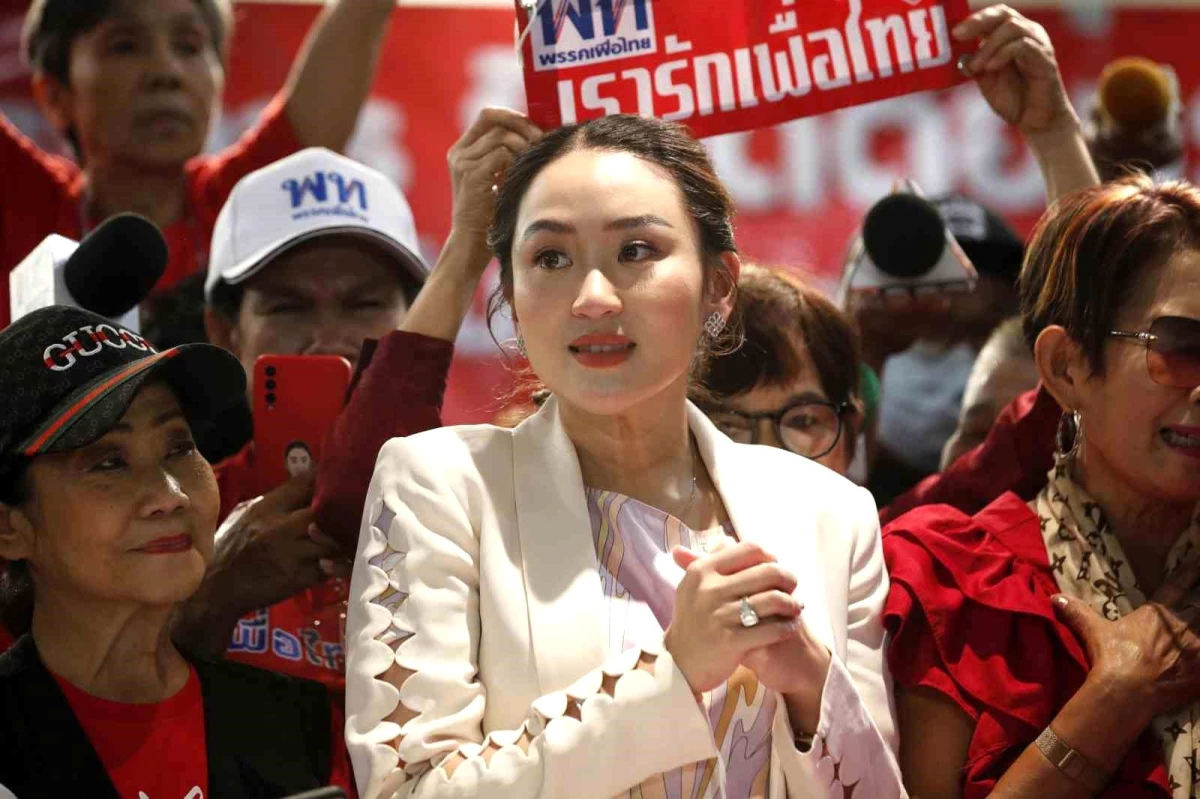 Eski Tayland Başbakanı Thaksin Shinawatra Ülkesine Döndü