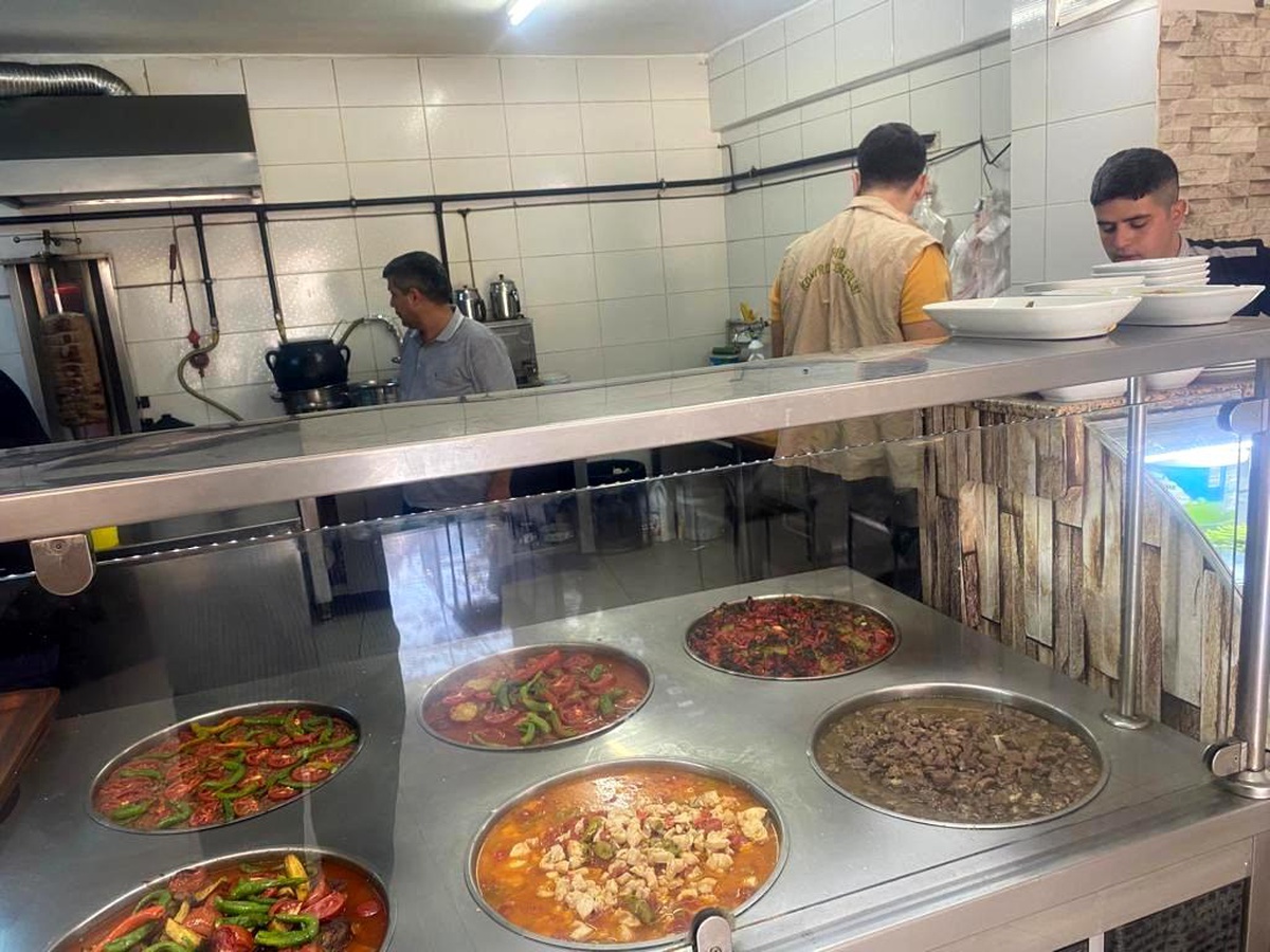 Afyonkarahisar\'ın Şuhut ilçesinde toplu yemek hizmeti veren işletmelere denetim