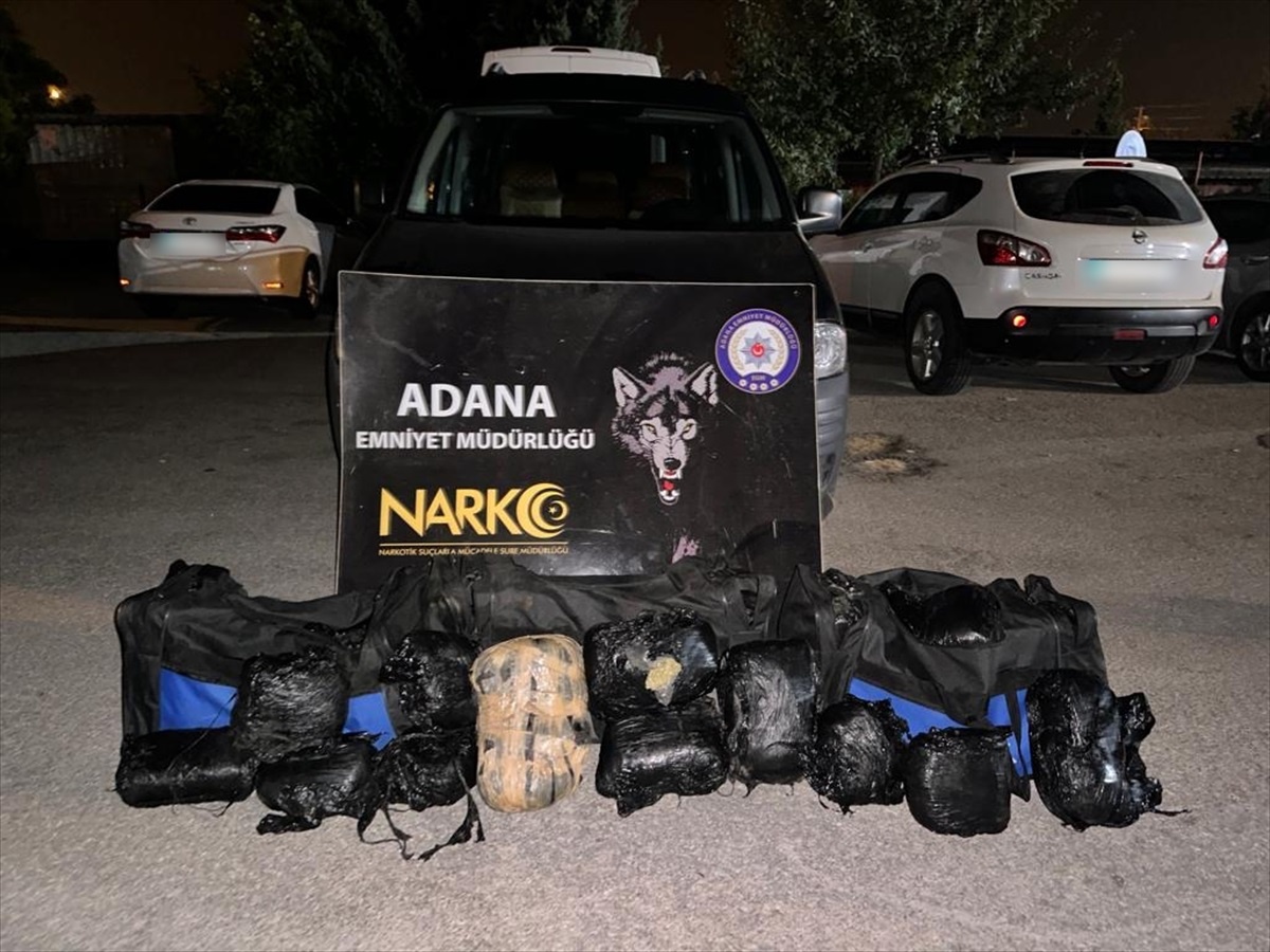 Adana\'da Hafif Ticari Araçta 31 Kilo 700 Gram Esrar Ele Geçirildi