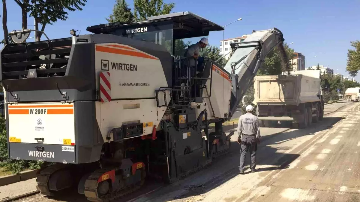 Adıyaman Belediyesi Fen İşleri Müdürlüğü Asfaltlama Çalışmalarına Başladı