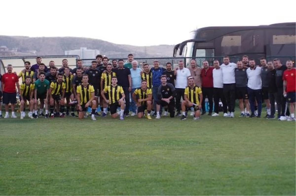 Aliağa Futbol Kulübü, Erbaaspor\'u 2-0 Yendi