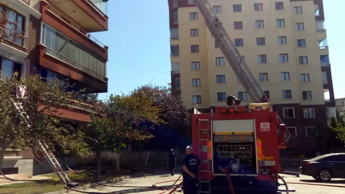 Ankara\'da Balkonda Patlayan Piknik Tüpü Yangına Neden Oldu