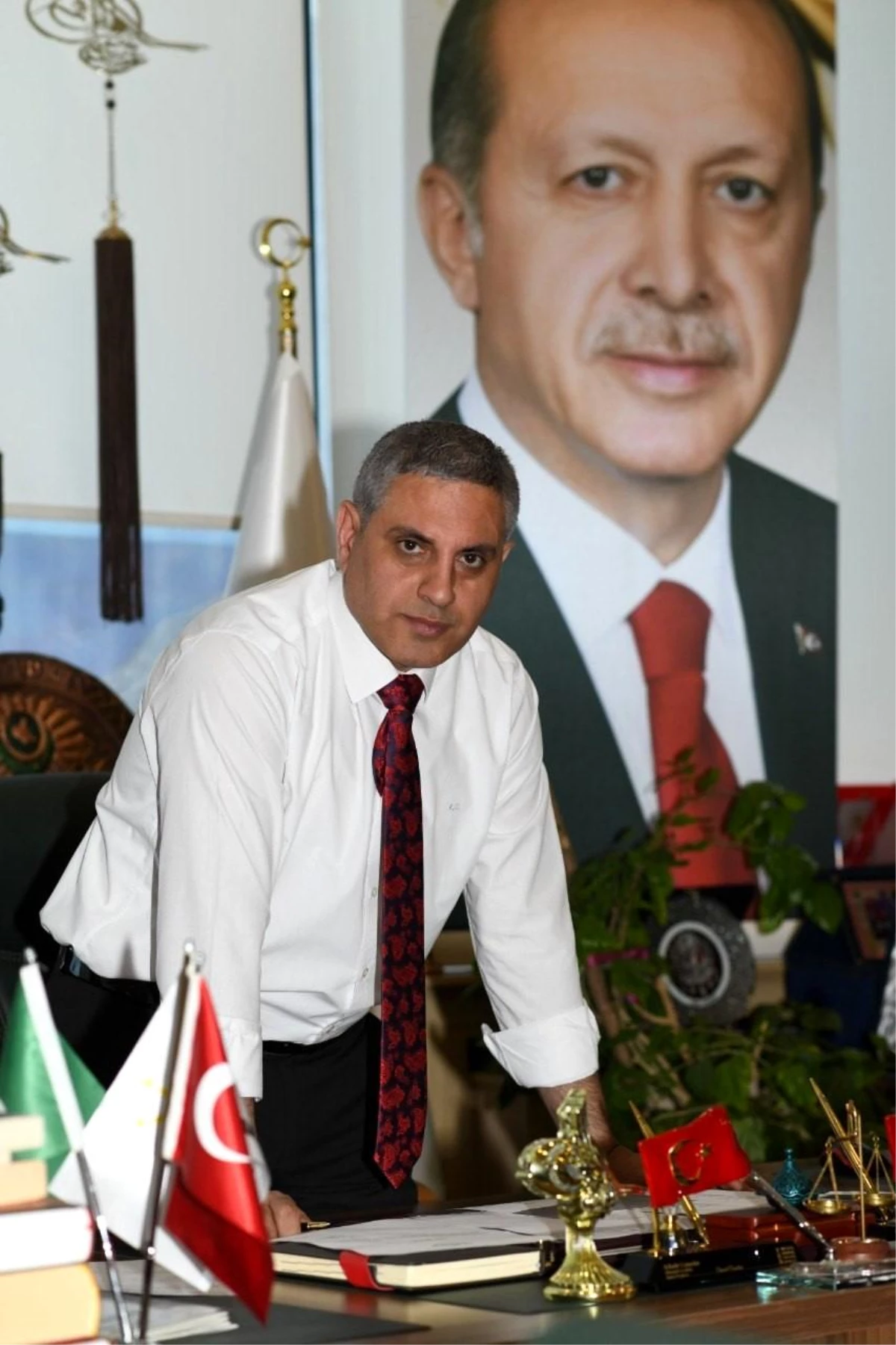 Osmanlı Ocakları Genel Başkanı Kadir Canpolat, Zafer Partisi Genel Başkanı Ümit Özdağ\'a tepki gösterdi
