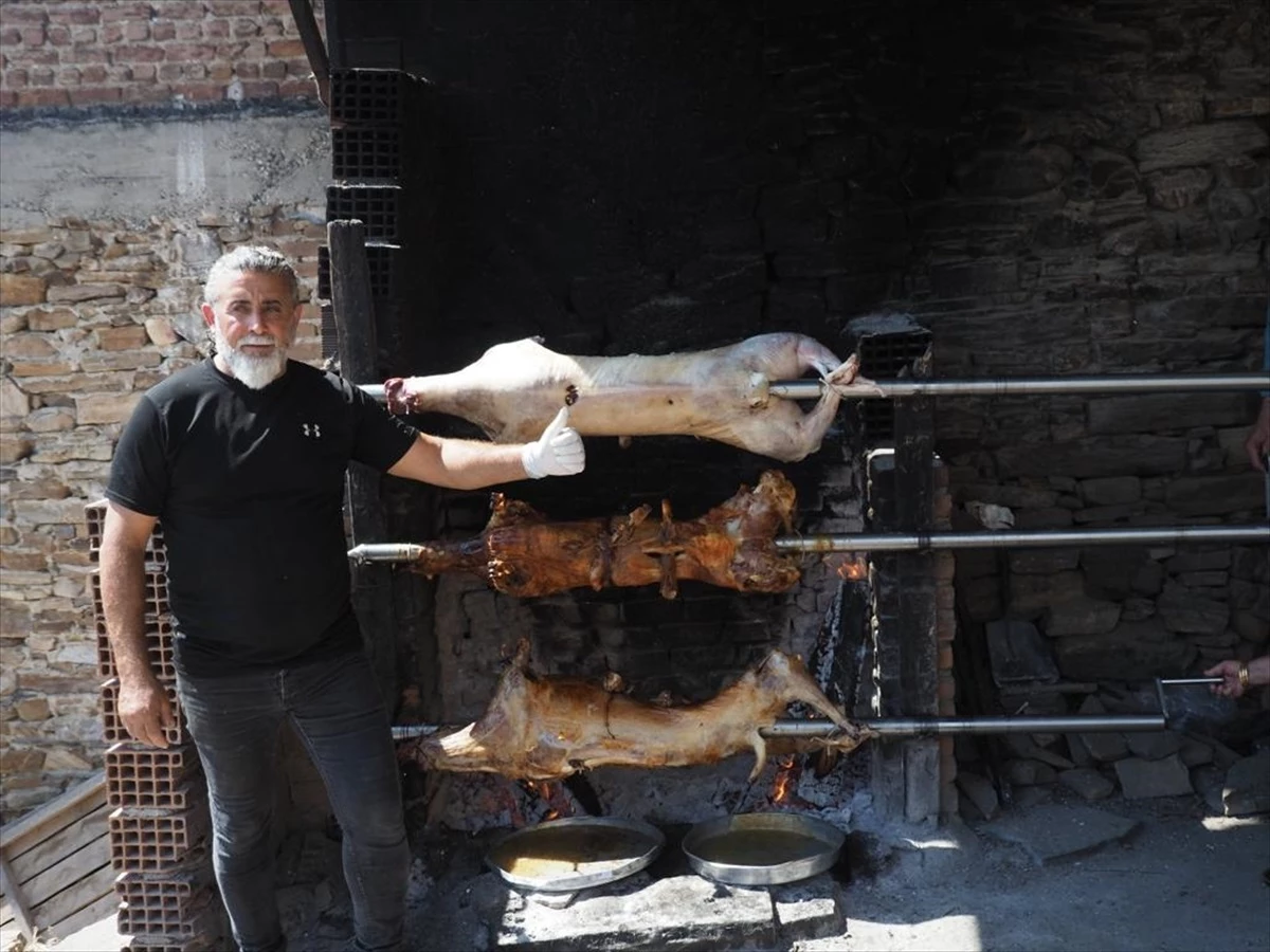 Bozdoğan\'da Coğrafi İşaretli Oğlak Çevirme Kebabı Tanıtıldı