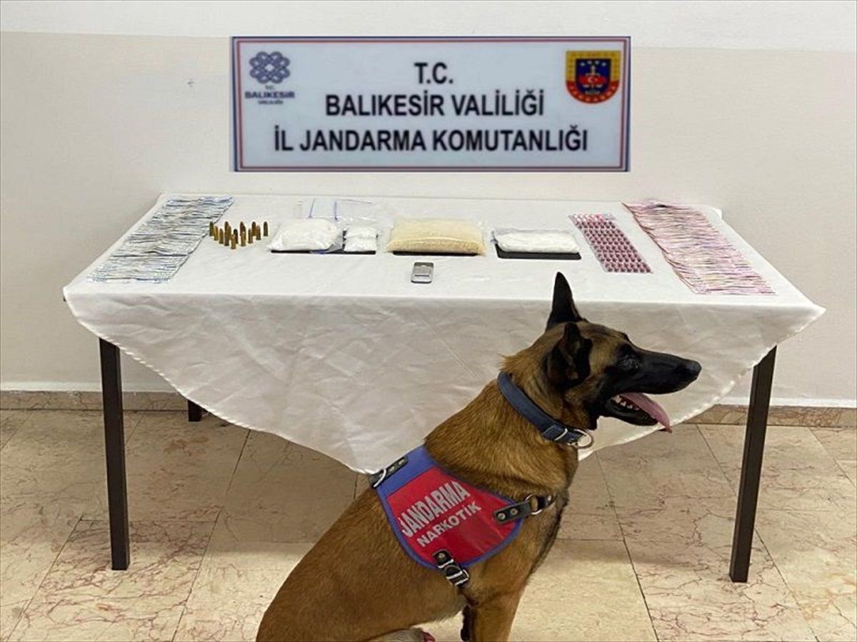 Balıkesir\'de Uyuşturucu Operasyonunda 9 Şüpheli Gözaltına Alındı