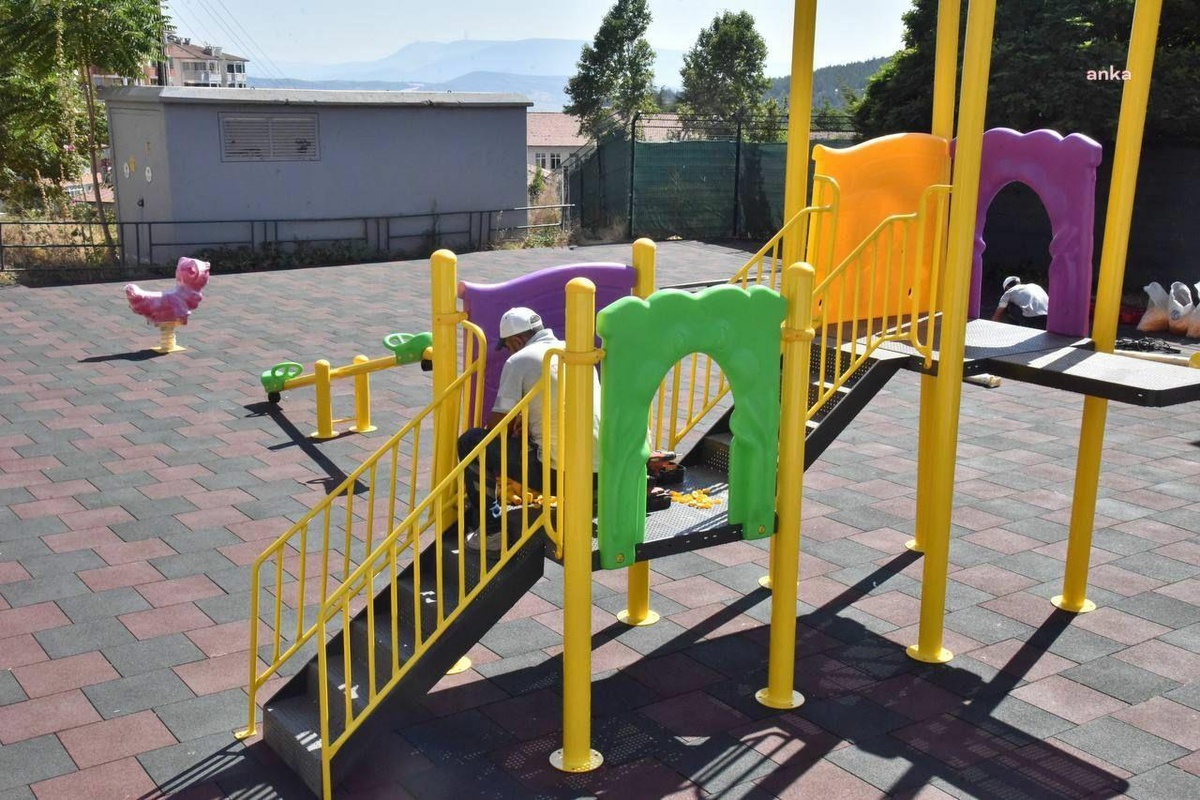 Bilecik Belediyesi Yeni Park Oyun Alanlarını Hizmete Sunuyor