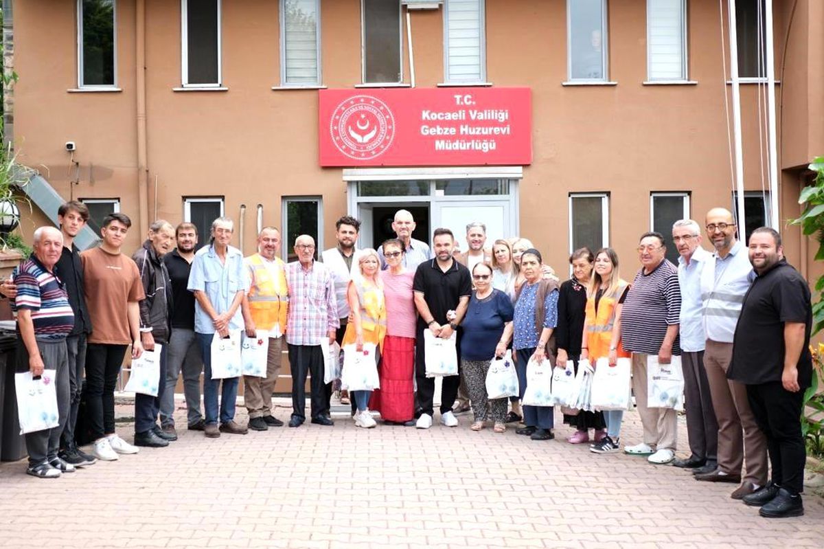 Bir Tebessüm Bir Hayat Derneği, Huzurevi Sakinleriyle Buluştu