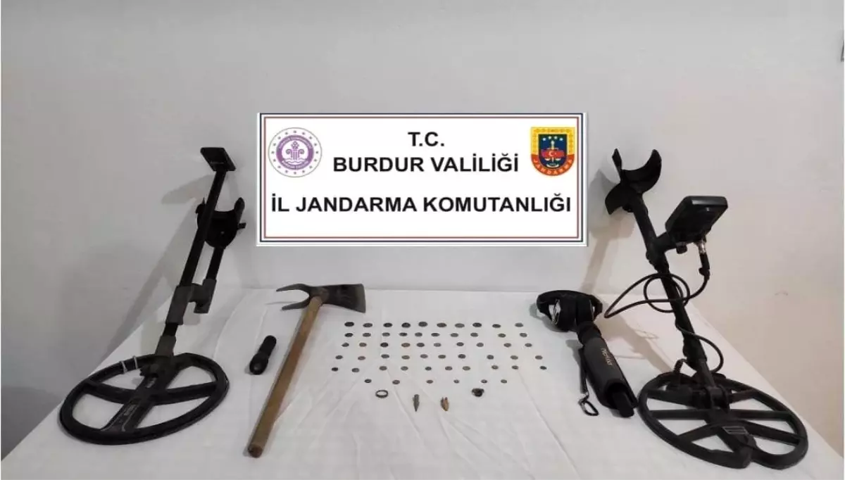 Burdur\'da Kaçak Kazı Yapan 2 Şüpheli Jandarma Tarafından Yakalandı