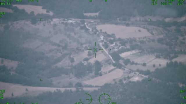 Çanakkale'de bir türlü söndürülemeyen yangının başlama anları Çanakkale'de bir türlü söndürülemeyen yangının başlama anları