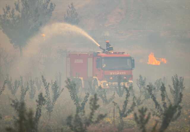 Çanakkale'deki orman yangınında 11 köy tahliye edildi