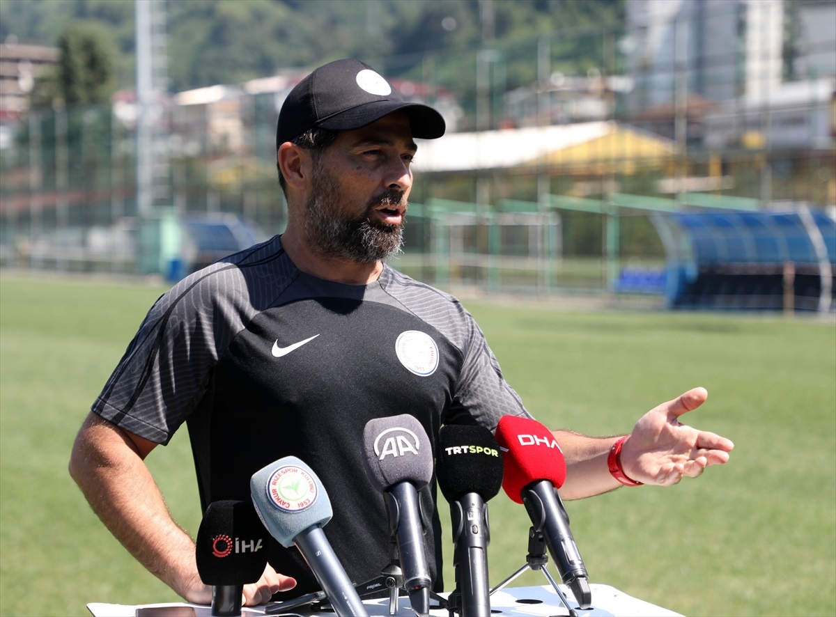 Çaykur Rizespor Teknik Direktörü İlhan Palut: Trabzonspor maçı keyifli geçecek