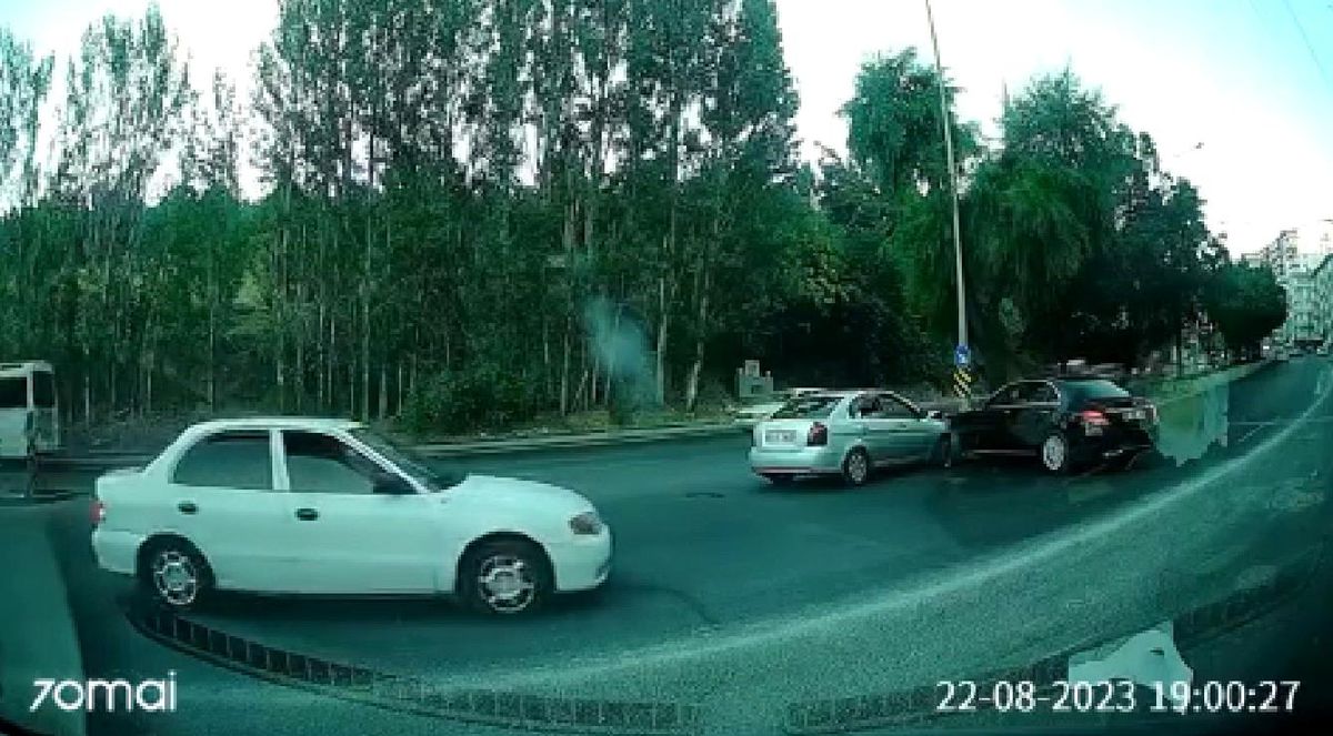 Ankara\'da dikkatsiz sürücü kaza yaptı