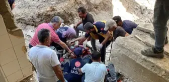 Düzce'de Okul İnşaatında İş Kazası: Kalıp Ustası Yaralandı