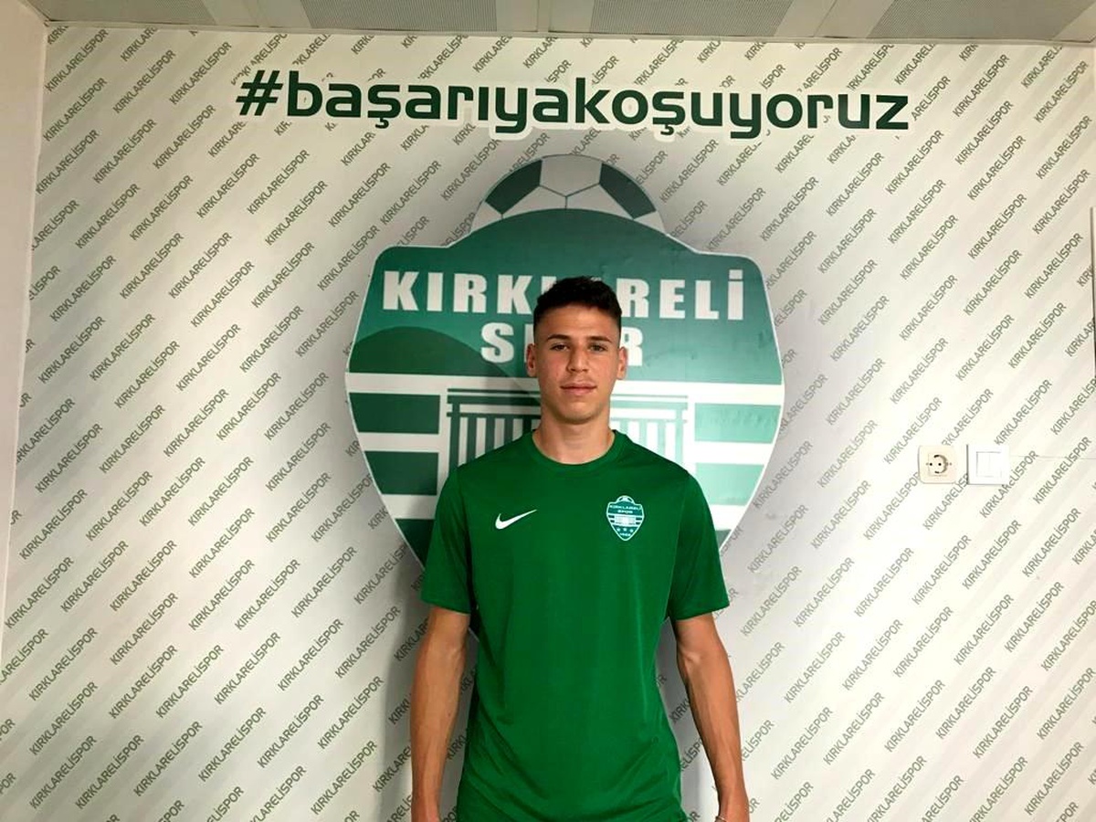 Sarıyer\'de parlayan genç yetenek Efe Geçim, Kırklarelispor\'a transfer oldu