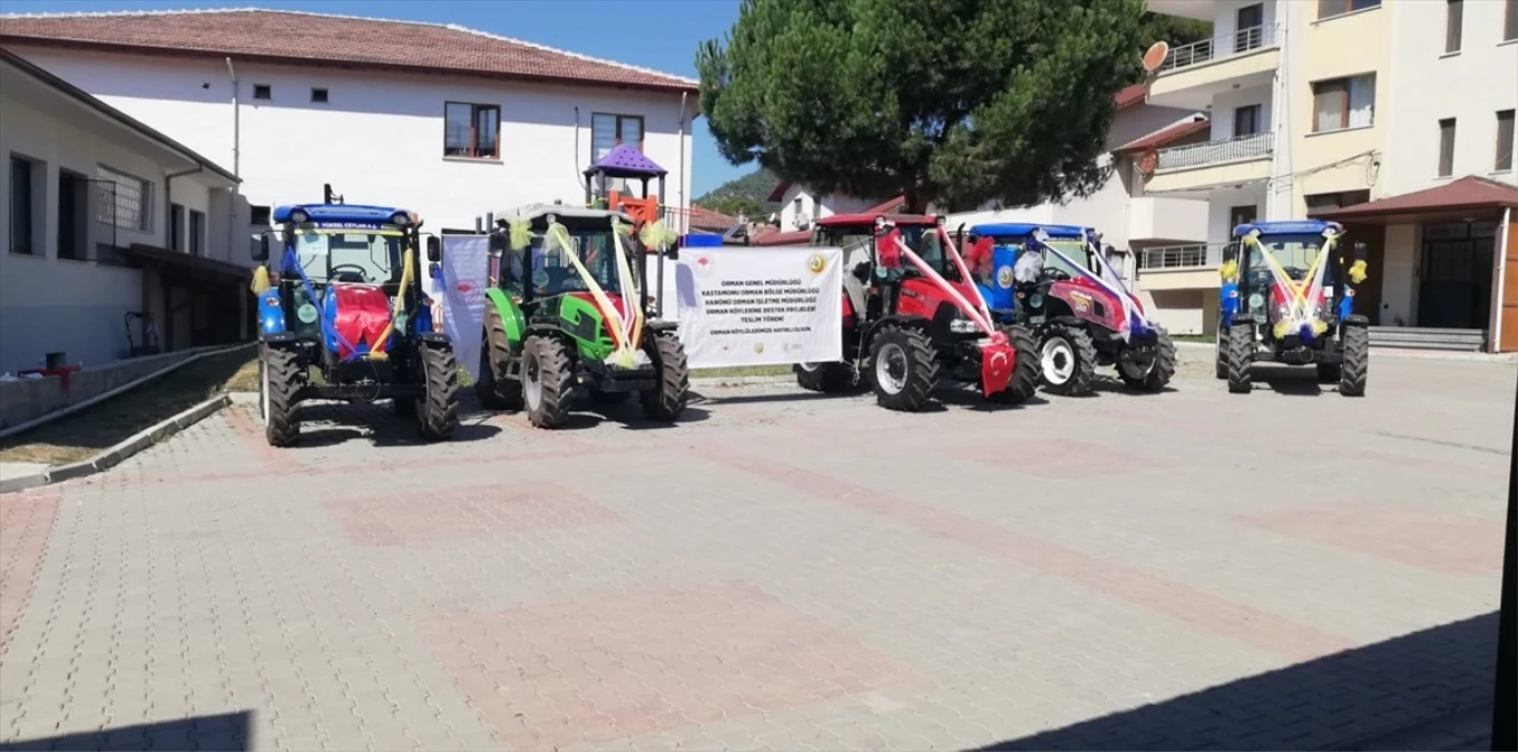 Orman Köylerine Traktörler Teslim Edildi