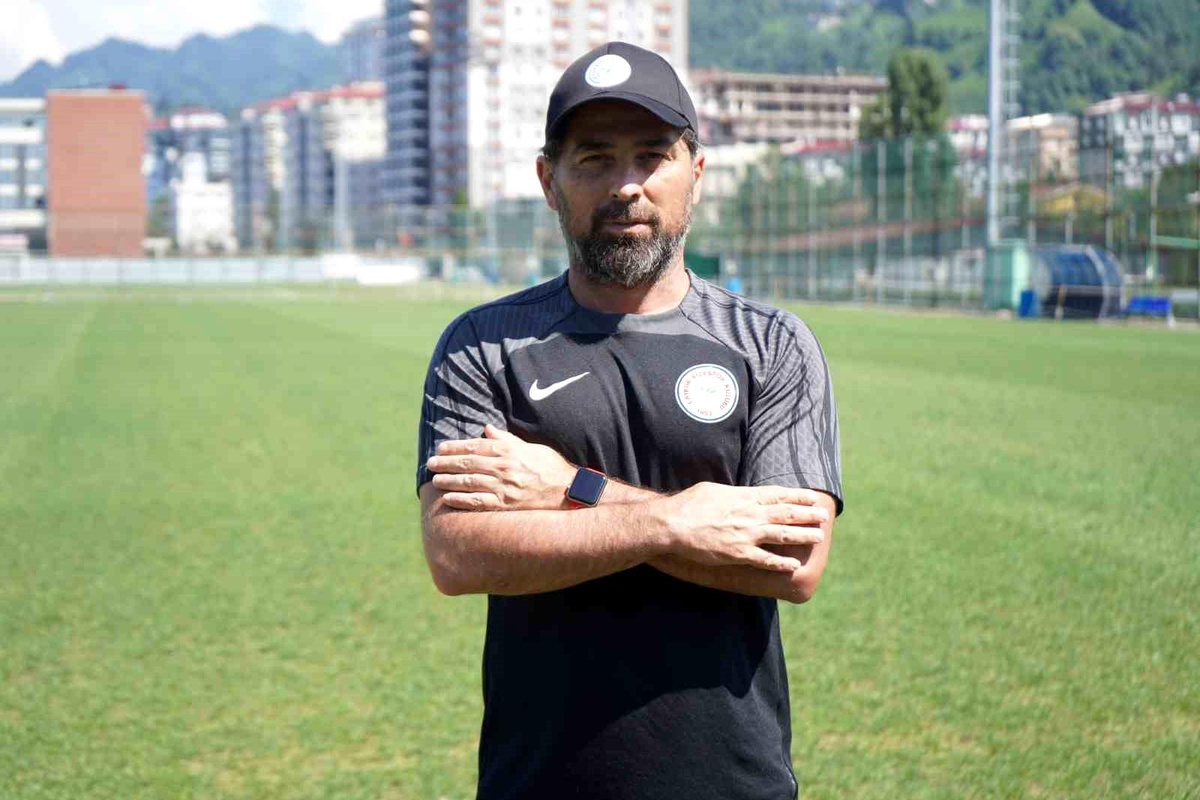 Çaykur Rizespor Teknik Direktörü İlhan Palut: Bizim Sahada Neler Yapacağımız Önemli