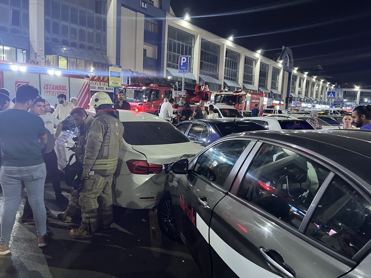 İstanbul Otogarı\'nda Alkollü Sürücünün Neden Olduğu Zincirleme Kaza: İki Kişi Yaralandı