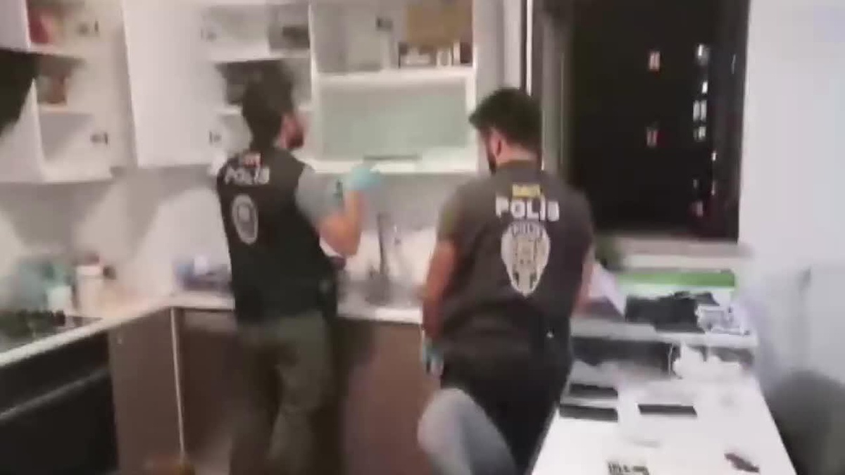 Esenler\'de Yasa Dışı Bahis Operasyonu: 2 Kişi Tutuklandı