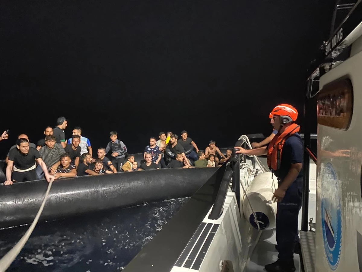 İzmir\'de 32 düzensiz göçmen yakalandı