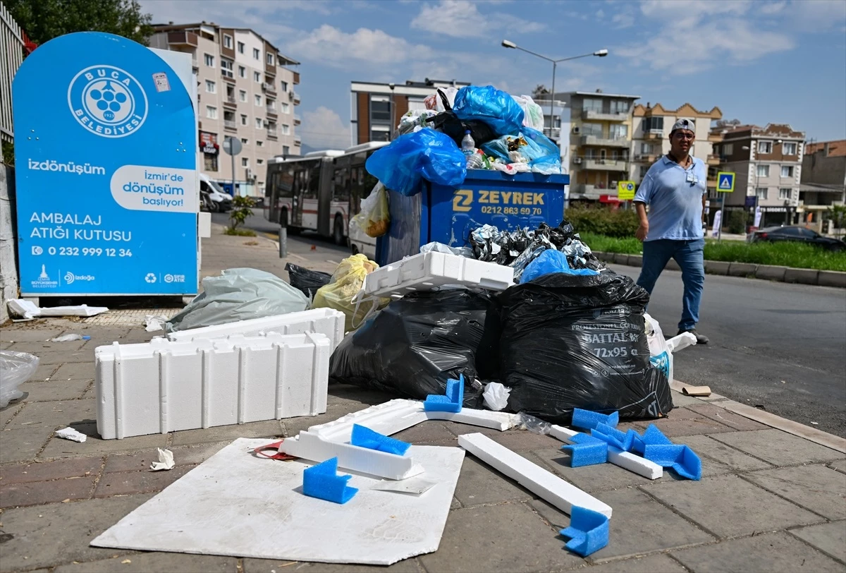 Buca Belediyesinde İş Bırakan İşçiler Nedeniyle Çöp Yığınları Oluştu