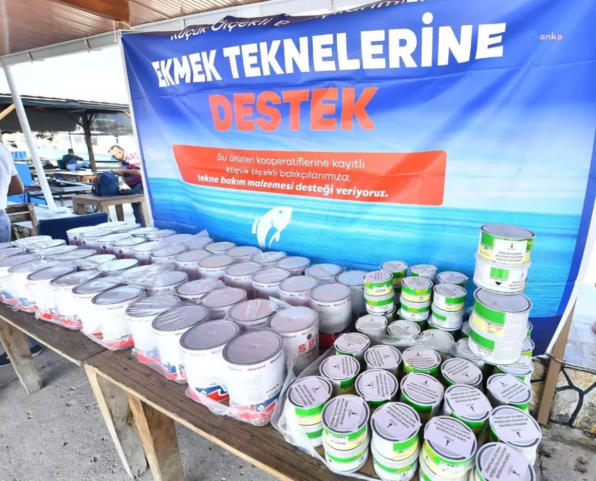 İzmir Büyükşehir Belediyesi Balıkçılara Destek Verdi
