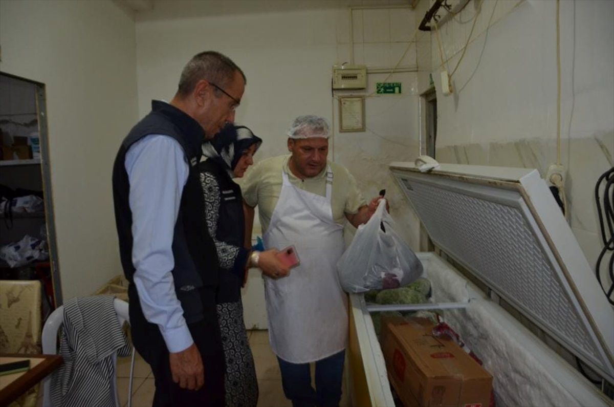 Karabük\'te İl Tarım ve Orman Müdürü Çetin Ayvalık\'ın katılımıyla gıda denetimi yapıldı