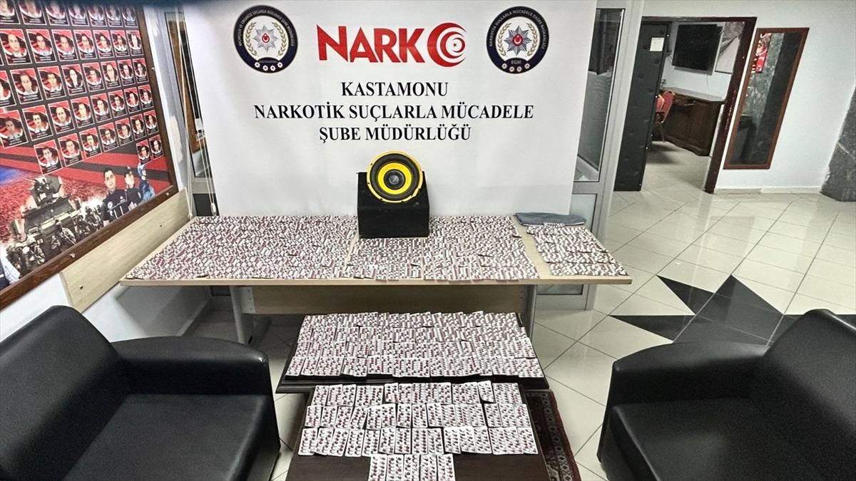 Kastamonu\'da Hoparlöre Gizlenmiş 5 Bin 558 Uyuşturucu Hap Ele Geçirildi