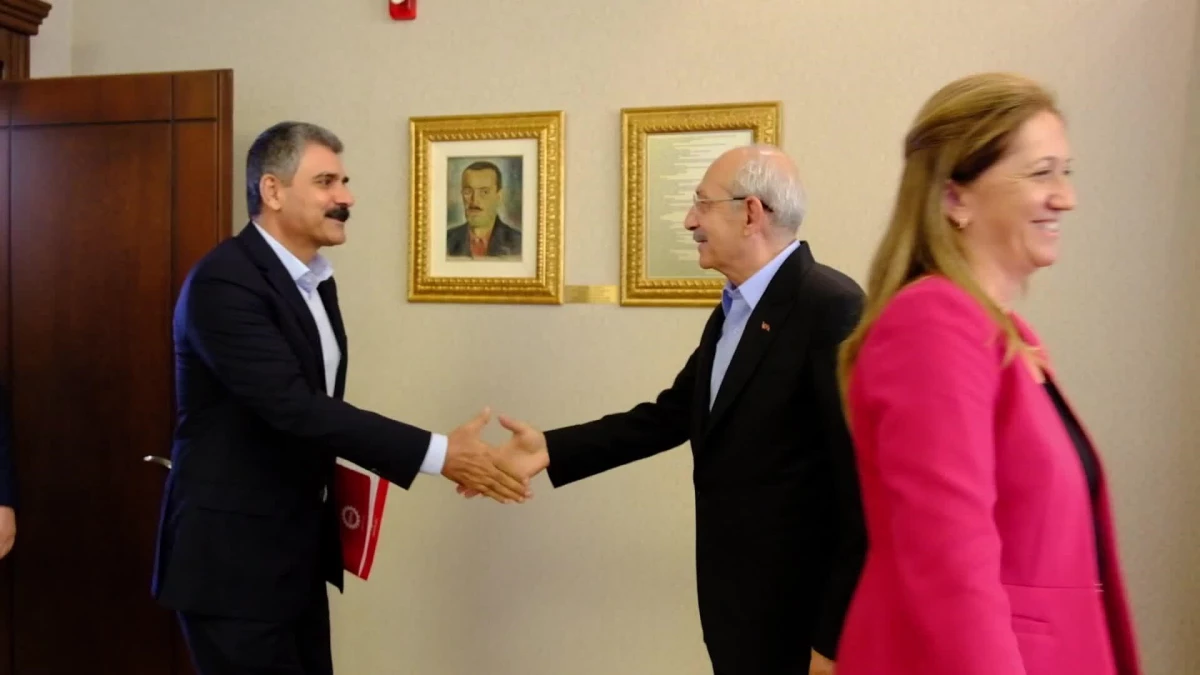 Kılıçdaroğlu, DİSK Genel Başkanı ile Görüştü