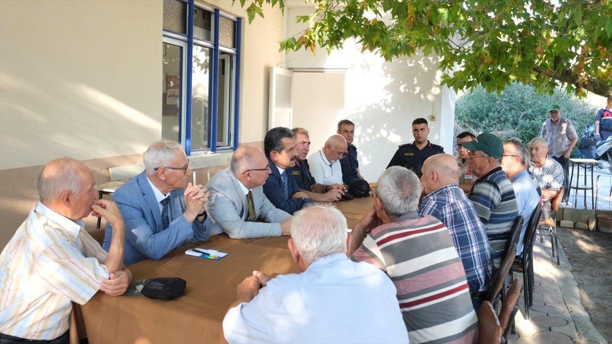 Kırklareli Valisi Birol Ekici, Lüleburgaz ilçesinde köy ziyaretlerinde bulundu