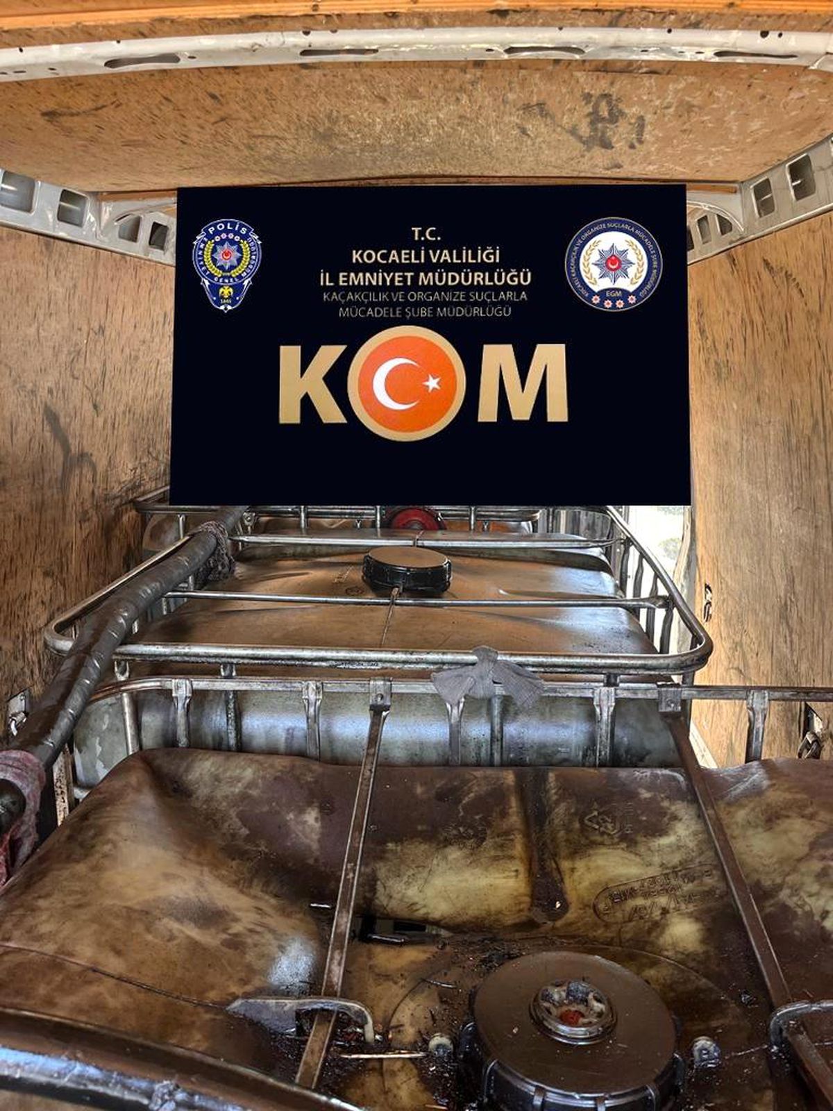 Kocaeli\'de 3 Bin 950 Litre Kaçak Akaryakıt Ele Geçirildi