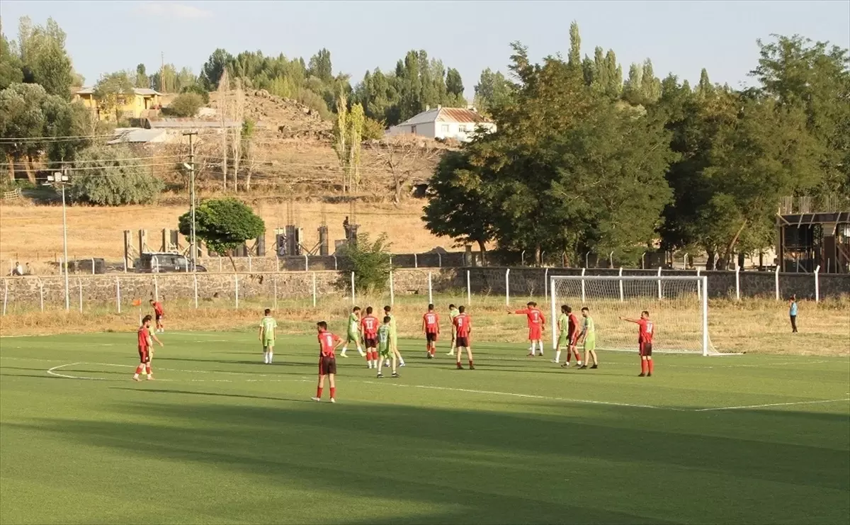 Malazgirt Zaferi\'nin 952. Yıl Dönümü Kutlamaları Kapsamında Futbol Turnuvası Düzenlendi