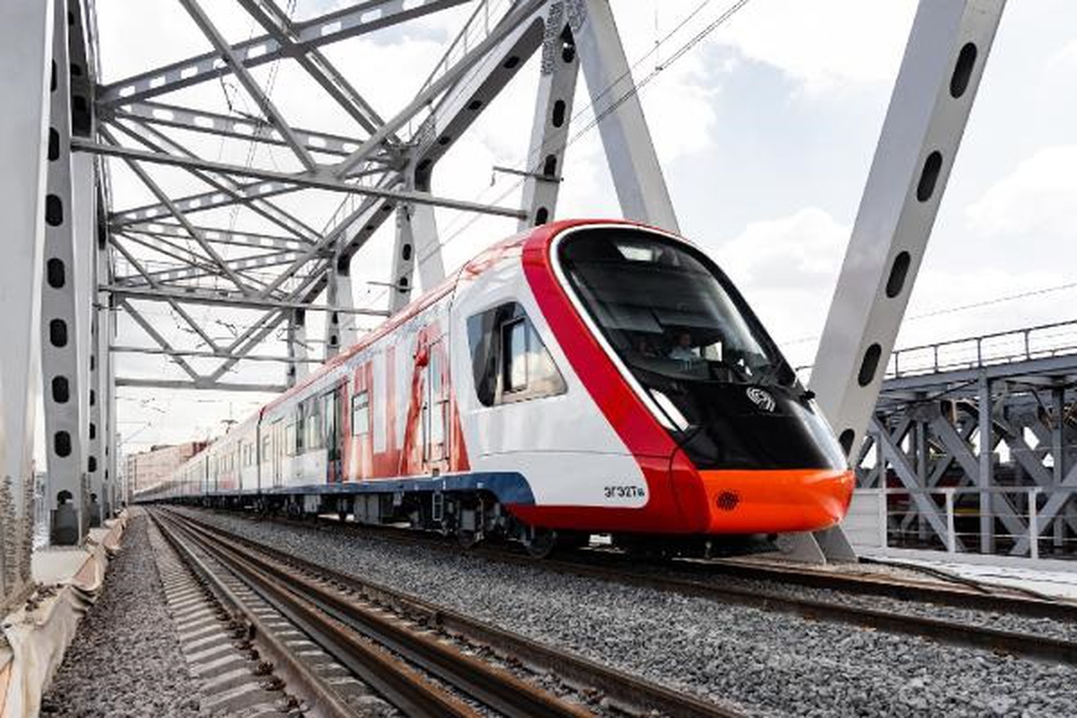 Moskova Metrosu\'nun Üçüncü Yer Üstü Bağlantı Hattı Hizmete Açıldı