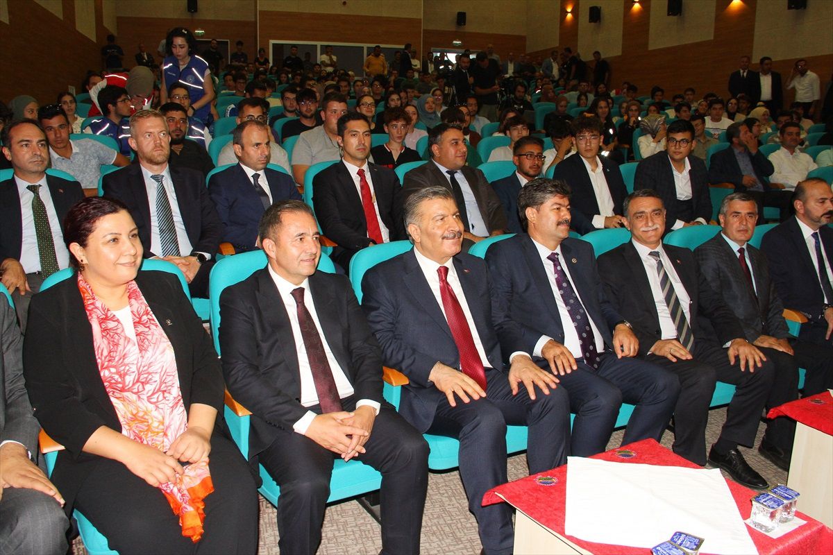 Sağlık Bakanı Koca: Gençlerin isyan ruhu tahrik ediliyor